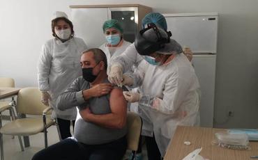 Gəncədə “COVID-19”-a qarşı vaksinasiya prossesinə başlandı