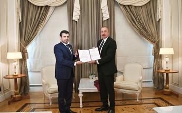Prezident İlham Əliyev “Baykar Makine” şirkətinin texniki direktorunu və “ASELSAN” şirkətinin idarə heyətinin rəhbərini qəbul edib