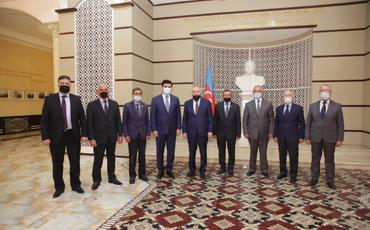 Azərbaycan xalqı ağsaqqalları həmişə uca tutub