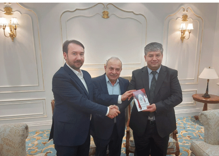 Dünya Azərbaycanlıları Platformasının sədri Qırğızıstan Prezidentinin köməkçisi və təhlükəsizlik naziri ilə görüşüb