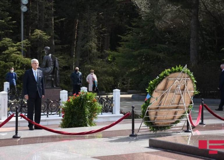 Volkan Bozkır Fəxri xiyabanı, Şəhidlər xiyabanını və “Türk şəhidliyi”ni ziyarət edib