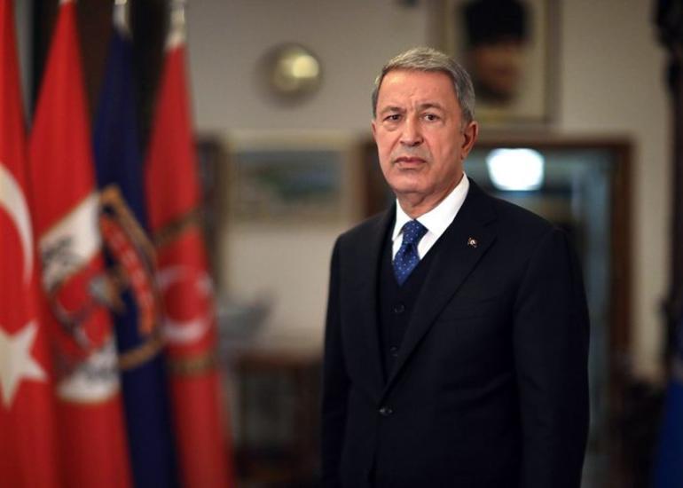 Hulusi Akar: “Ukraynanın gələcəyi ilə yaxından maraqlanırıq”