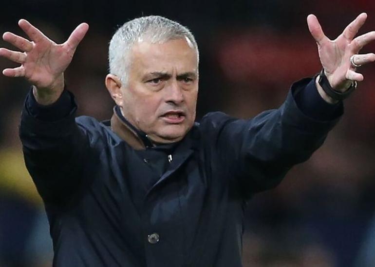 “Tottenhem” Mourinyonun “Roma”ya təyinatından 13 milyon funt-sterlinq qazanacaq
