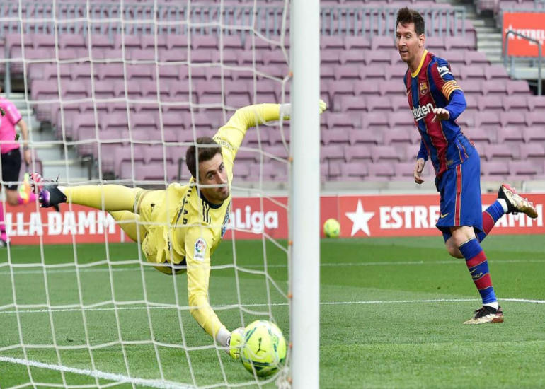 Lionel Messi La Liqadaqol vurduğu oyunların sayı 300-ə çatıb