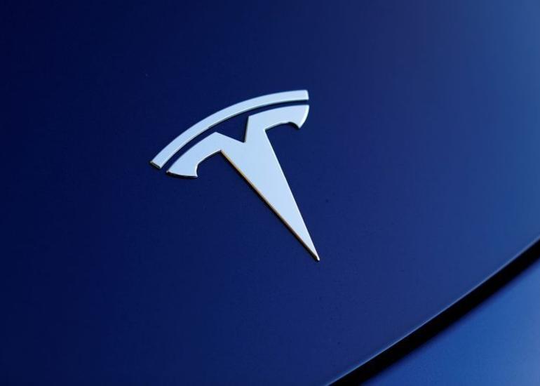 "Tesla" ən sürətli elektromobilin istehsalına başlayacaq