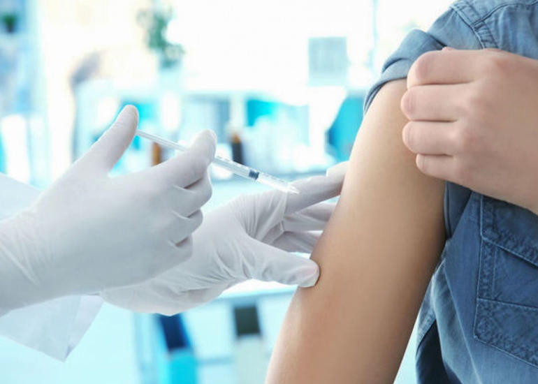 İşçi qrup: İki dozadan sonra antitel yaranmayan şəxslərə üçüncü doza vaksin vurulması müzakirə olunur
