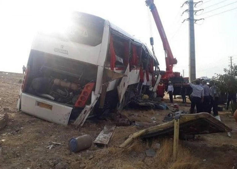 İranlı jurnalistləri daşıyan avtobus aşıb, ölənlər və yaralananlar var