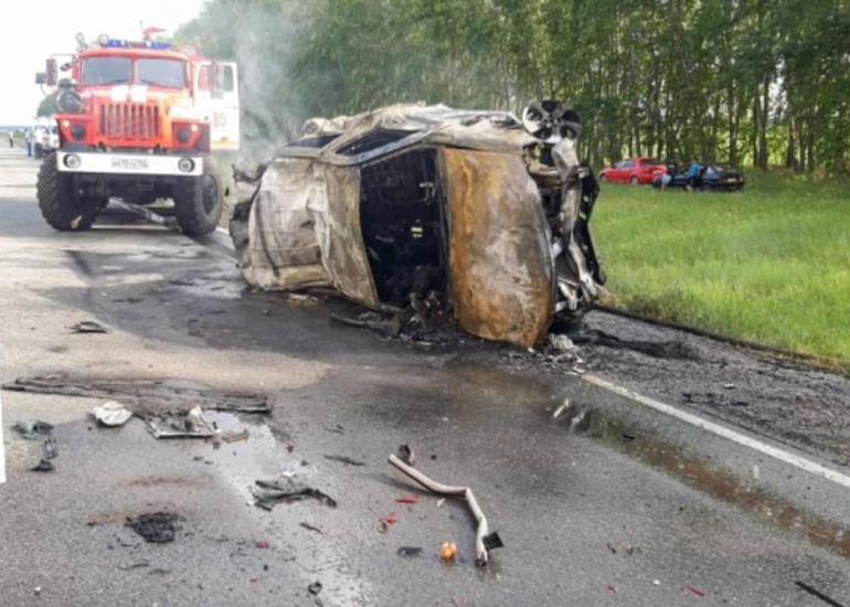 Rusiyada yol qəzasında altı nəfər ölüb