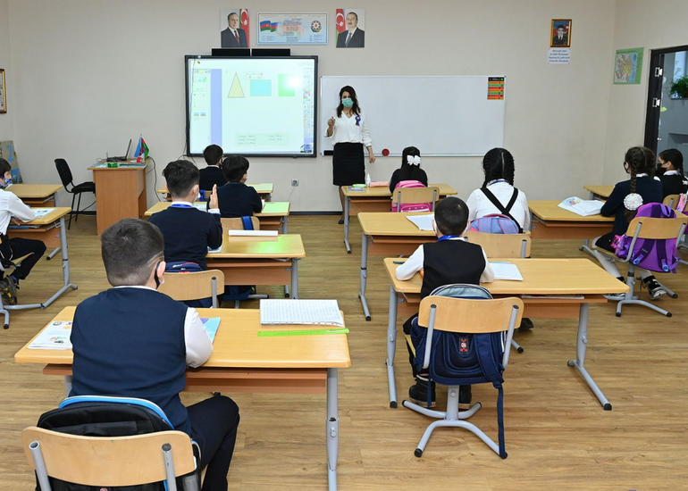 Bir məktəb rəhbərinə şiddətli töhmət, 5-nə töhmət verilib