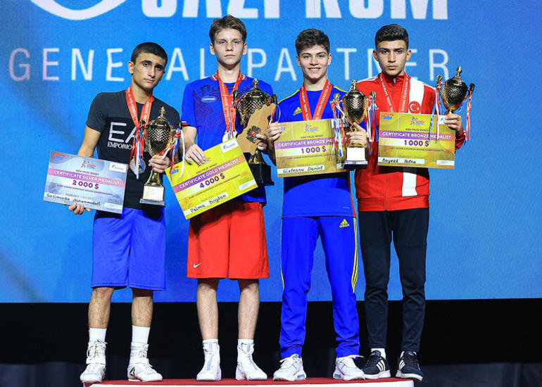 Azərbaycan boksçusu Avropa birinciliyini gümüş medalla başa vurub