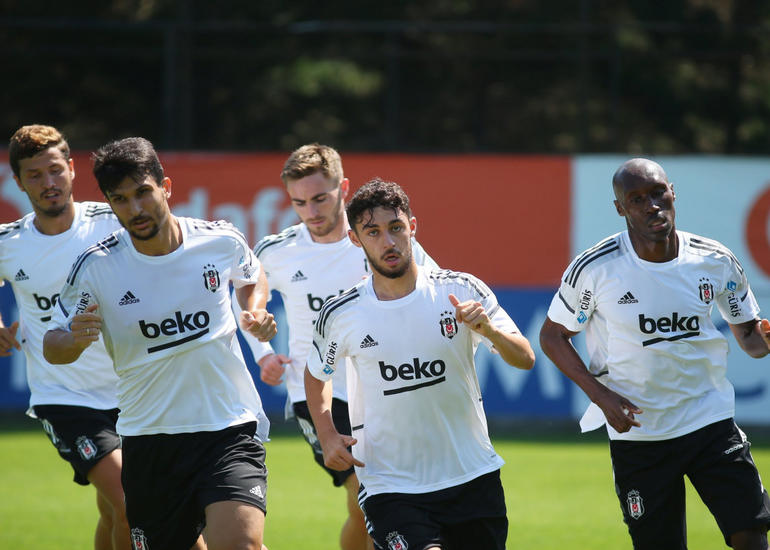 “Beşiktaş” koronavirusa görə toplanışı ləğv edib
