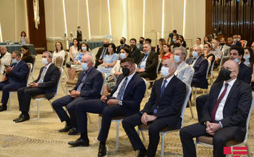 “İrs” silsiləsi çərçivəsində iki kitabın təqdimat mərasimi keçirilib