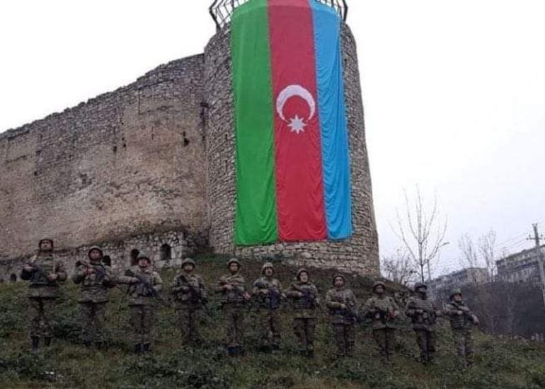 Qılıncla qələmin vəhdəti