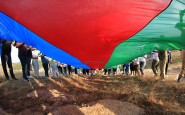 Diaspor nümayəndələri Cıdır düzündə Azərbaycan bayrağını dalğalandırıblar