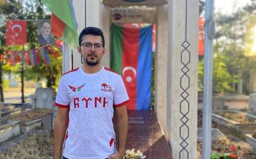 Güneyli veloyürüşçü Rəsulzadənin məzarını ziyarət edib