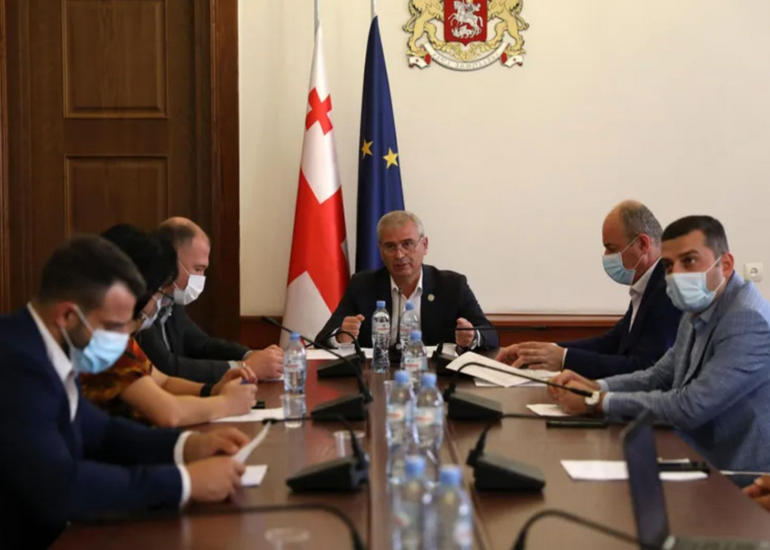 Gürcüstan parlamentinin Komitəsi azərbaycanlıların -ov, -yev soyad sonluqlarından imtina təşəbbüsünü dəstəkləyib