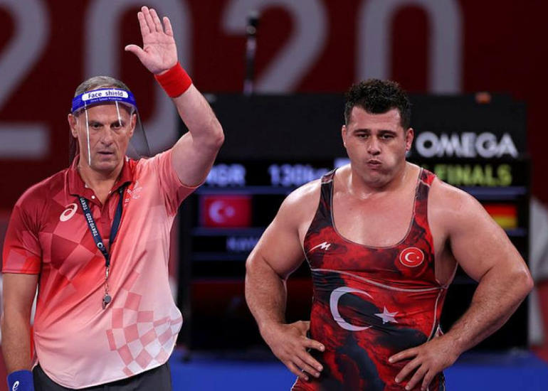 Tokio-2020: Rıza Kayaalp bürünc medal qazanıb