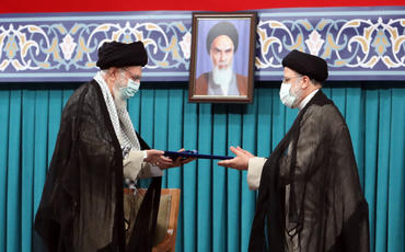İranın yeni seçilən prezidenti səlahiyyətlərinin icrasına başlayıb