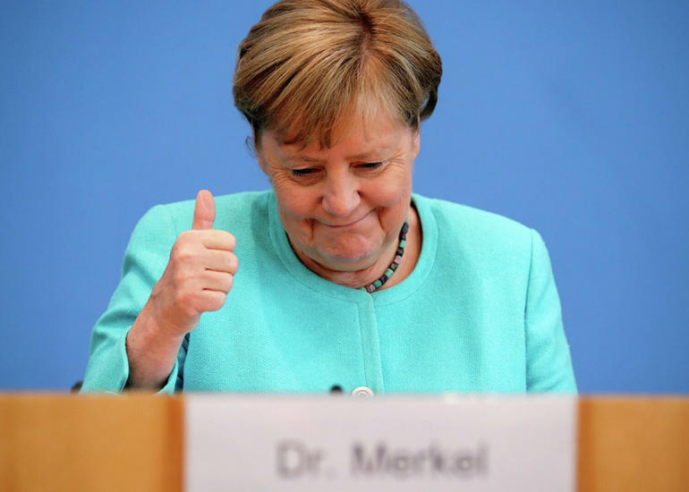 Merkel istefadan sonra 15 min avro pensiya alacaq