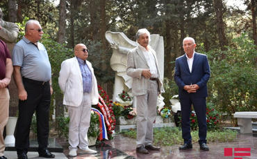 Müslüm Maqomayevin xatirəsi yad olunub