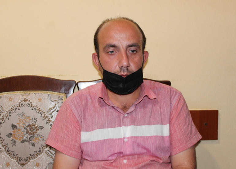 Şəkidə jurnalist adı ilə vətəndaşlara qarşı dələduzluq edən şəxs saxlanılıb