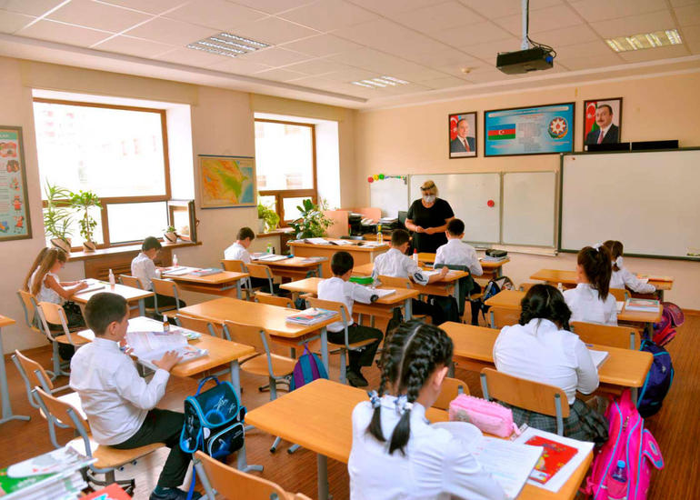 Dərs ili başlayır: uşaqları virusdan necə qoruyaq?