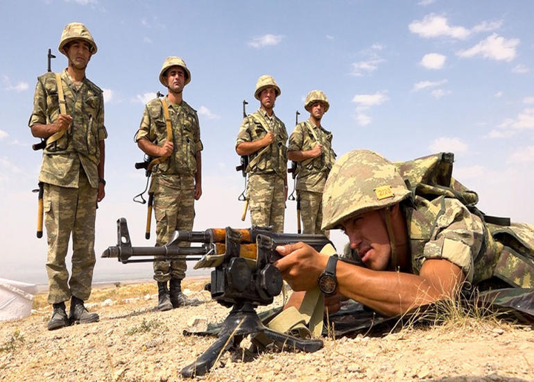 Əlahiddə Ümumqoşun Ordunun motoatıcı birləşmələrində döyüş atışlı məşğələlər keçirilir