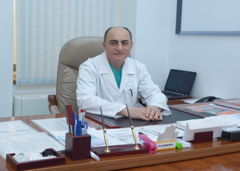 Baş cərrah: "Özəl xəstəxanalarda mürəkkəb rekonstrukiv əməliyyatlar qeyri-peşəkar cərrahlar tərəfindən icra olunur"