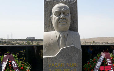 Xalq artisti Yaşar Nurinin məzarı ziyarət olunub