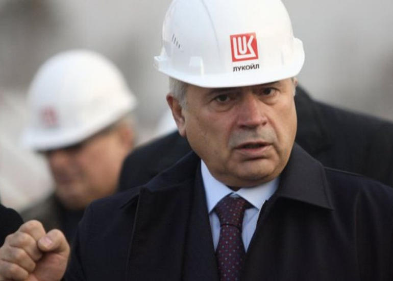 Vahid Ələkbərov: "Neft qiymətlərinin 100 dollardan yuxarı olması bazarı çökdürə bilər"