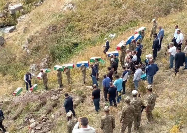 Başlıbelin 12 sakininin meyit qalıqlarının kimə aid olması müəyyənləşib, onlar əvvəlki yerdə ayrı-ayrı qəbirdə torpağa tapşırılıb