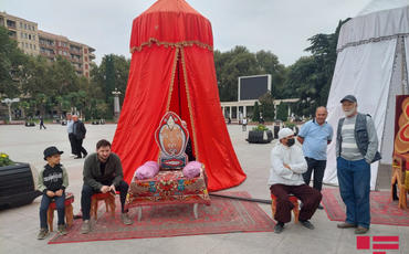 Gəncədə Nizami Gəncəvinin 880 illiyinə həsr olunan tədbir keçirilib