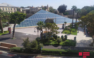 Hacı Zeynalabdin Tağıyevin heykəli quraşdırılıb