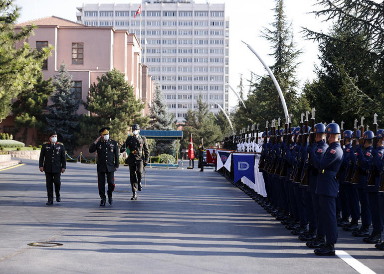Azərbaycanın Baş Qərargah rəisi Hulusi Akarla görüşüb