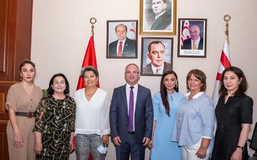 Şimali Kiprin Bakıdakı Təmsilçiliyinin rəhbəri sahibkar xanımlarla görüşdü