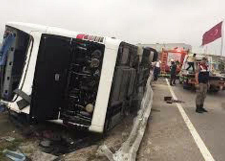 Türkiyədə avtobusa bombalı hücum olub, bir nəfər ölüb