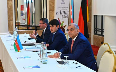 Berlində Almaniya azərbaycanlıları ilə görüş keçirib