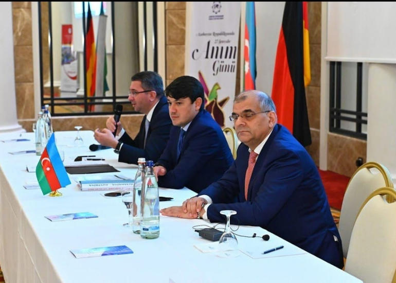 Berlində Almaniya azərbaycanlıları ilə görüş keçirib