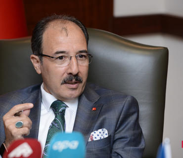 Türkiyə səfiri: “Qonşu ölkələrlə əlaqələri genişləndirməliyik”
