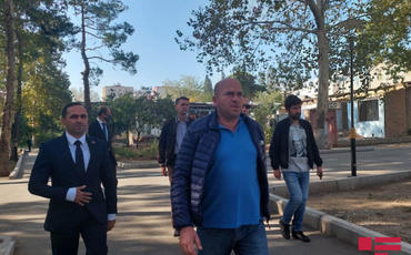 Ukraynalı jurnalistlər Gəncədə Ermənistanın raket atəşinə tutduğu ərazilərə baş çəkiblər