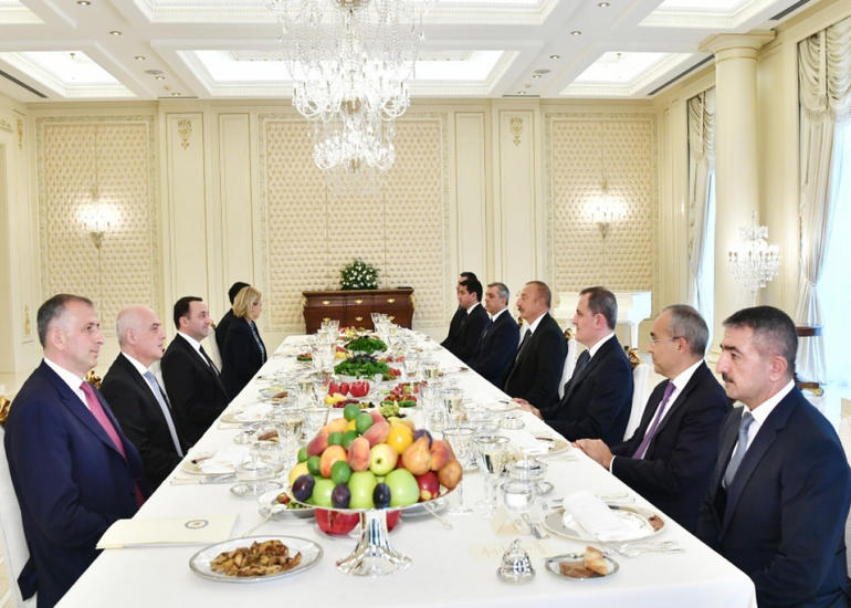Prezident İlham Əliyev Gürcüstanın Baş naziri ilə görüşüb