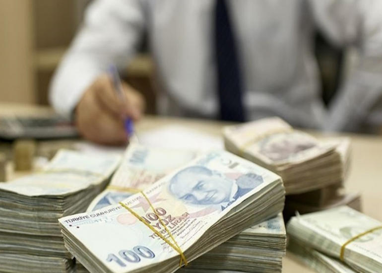Lirə yenə ucuzlaşdı: yeni antirekord...