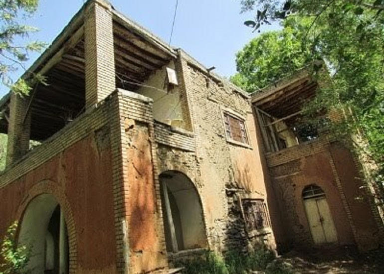 Həmədanda “Zəfər” məktəbinin tarixi binası məhv edilib
