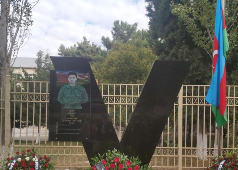Xətai rayonunda Vətən müharibəsi şəhidi Vüsal Şahmarlının adını daşıyan parkın və xatirə lövhəsinin açılışı olub