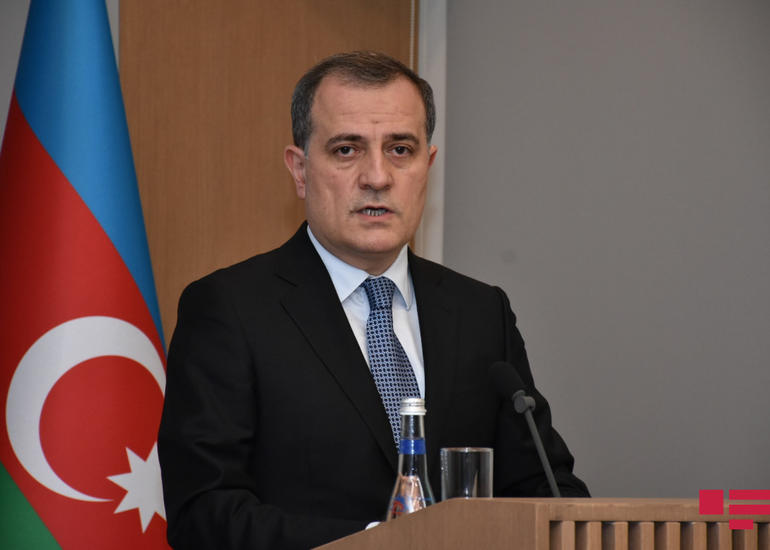 Nazir: “Ararat Mirzoyanla telefon danışığımız peşəkar və konstruktiv məcrada keçdi”
