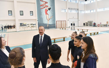 Prezident və birinci xanım Milli Gimnastika Arenasının yeni məşq binasında yaradılan şəraitlə tanış olublar
