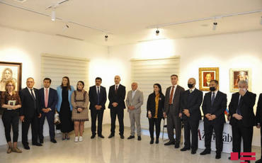Bakıda Meksika səfirinin fotosərgisi açılıb