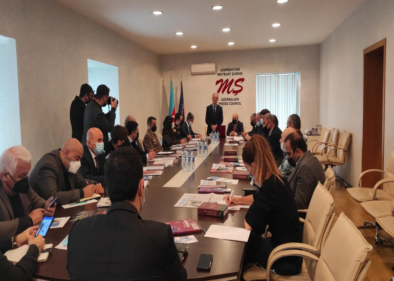 Gəncləri pis vərdişlərdən uzaq tutmaq üçün tanınmış idmançılardan nümunə kimi yararlanmaq təklif olunur