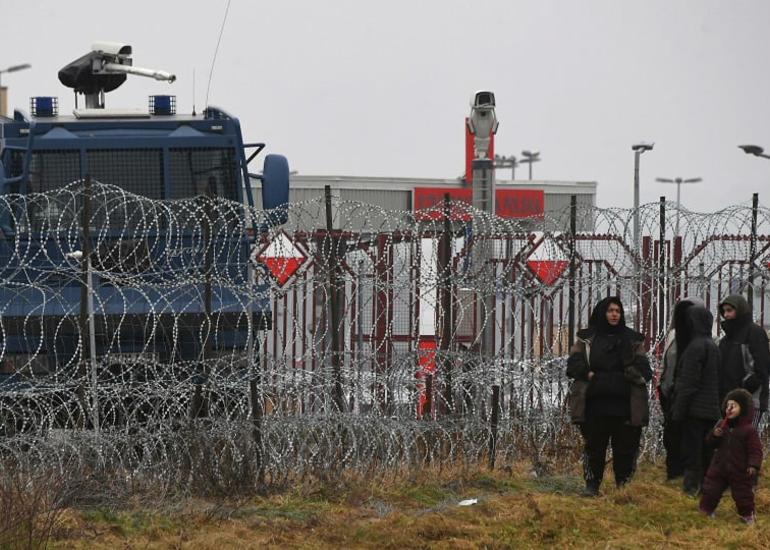 Miqrantlar Belarus-Polşa sərhədində aksiya keçiriblər