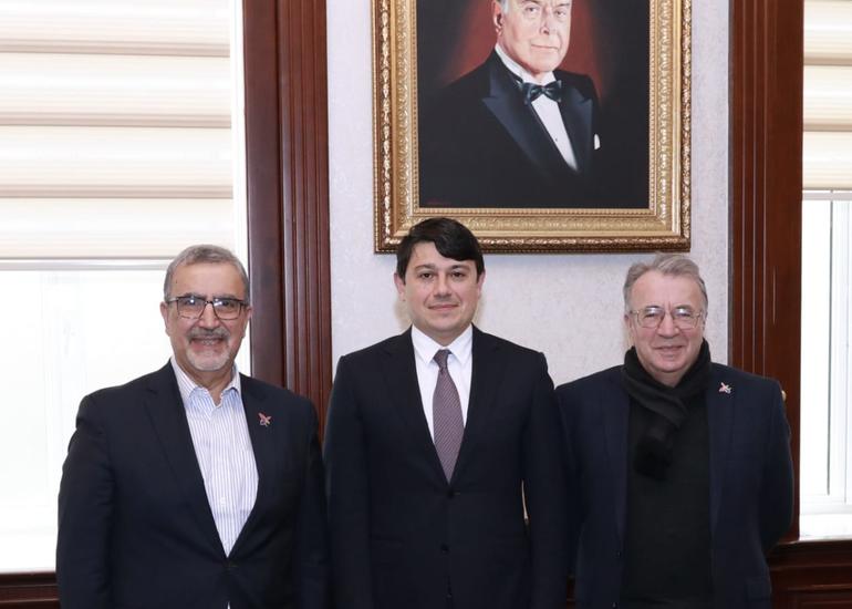 Fuad Muradov dünya şöhrətli azərbaycanlı alimlərlə görüşüb